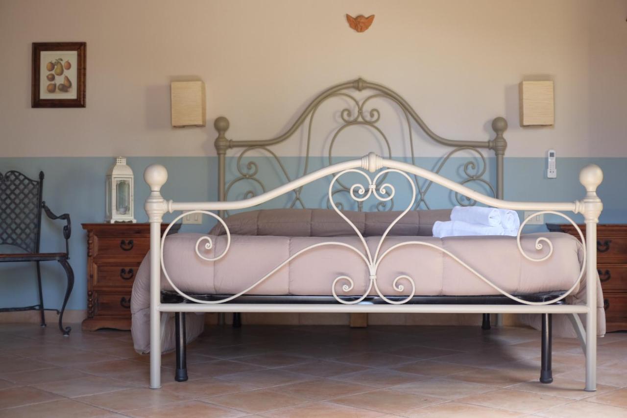 טרקיניה Agriturismo Podere Farnesiana מראה חיצוני תמונה